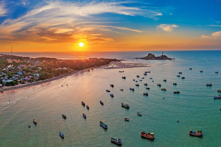 Beach of Phan Thiet in dry season