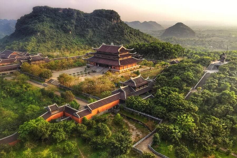 Vietnam Essentials Expedition Tour - 11 Days Vietnam Essentials Expedition Tour - 11 Days