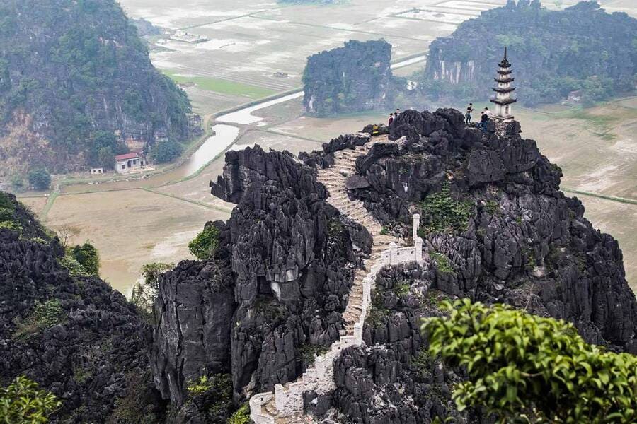 Vietnam Essentials Expedition Tour - 11 Days Vietnam Essentials Expedition Tour - 11 Days