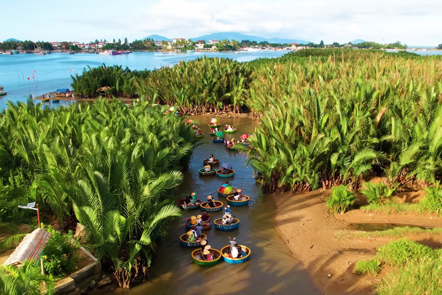 Highlights of Central Vietnam Tour - 5 Days Highlights of Central Vietnam Tour - 5 Days