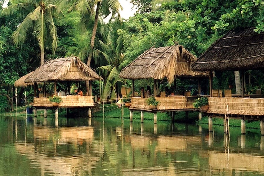 How to get to Binh Quoi Tourist Village?