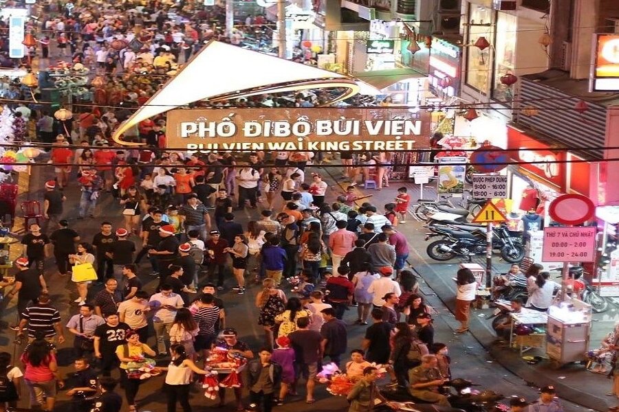 What to Expect at Bui Vien Walking Street ?
