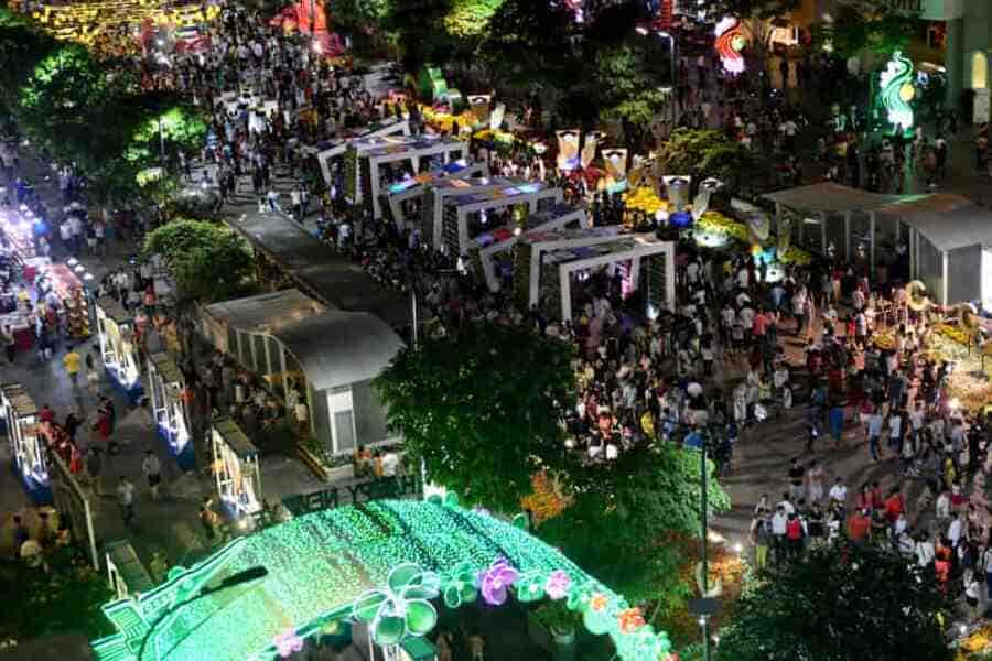 Practical Information for Tourists to Visit Nguyen Hue Street