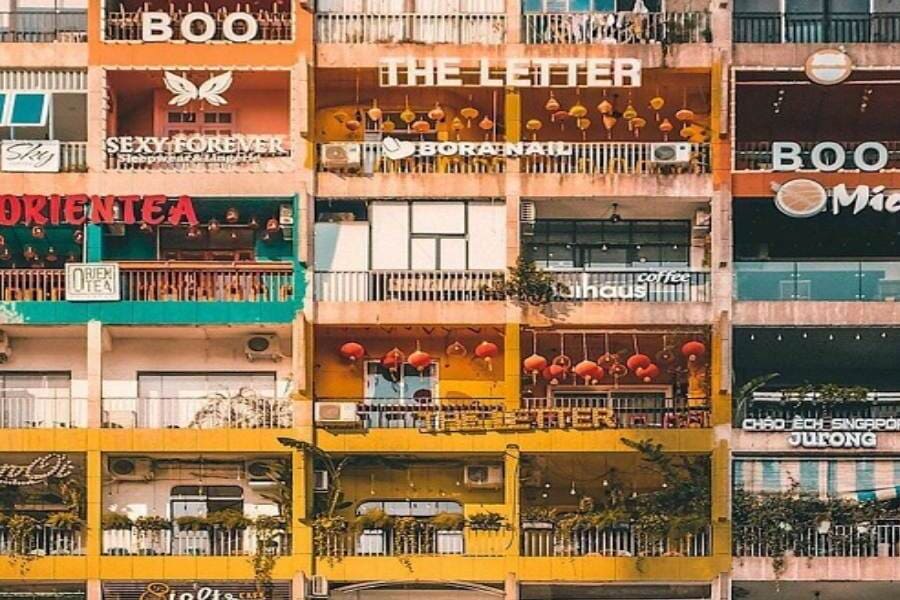 An Overview of Nguyen Hue Street